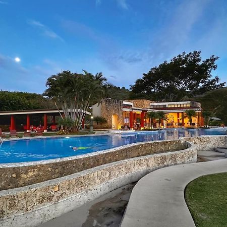 Cr Mariposa Rentals Comfortable Penthouse, Ac, Pool, Gym, Tennis سانتا آنا المظهر الخارجي الصورة