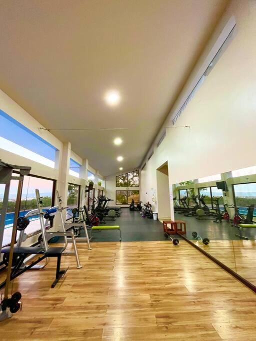 Cr Mariposa Rentals Comfortable Penthouse, Ac, Pool, Gym, Tennis سانتا آنا المظهر الخارجي الصورة