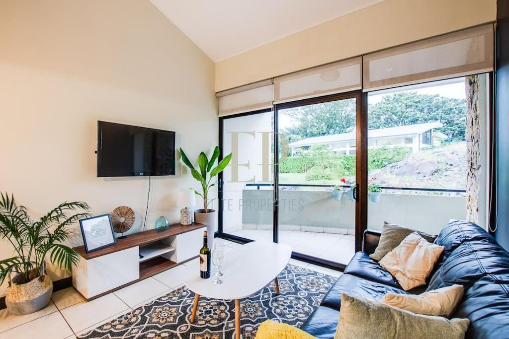 Cr Mariposa Rentals Comfortable Penthouse, Ac, Pool, Gym, Tennis سانتا آنا المظهر الخارجي الصورة