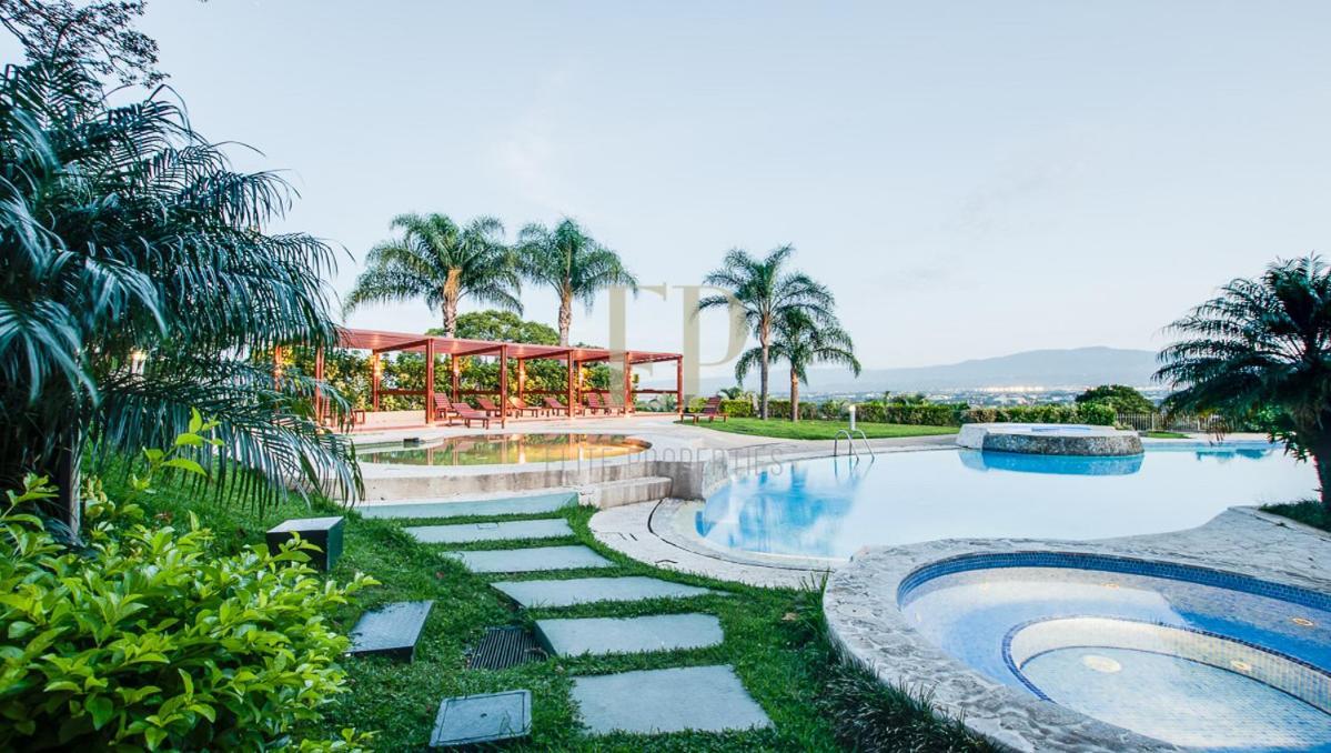 Cr Mariposa Rentals Comfortable Penthouse, Ac, Pool, Gym, Tennis سانتا آنا المظهر الخارجي الصورة
